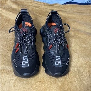 Versace chain reaction